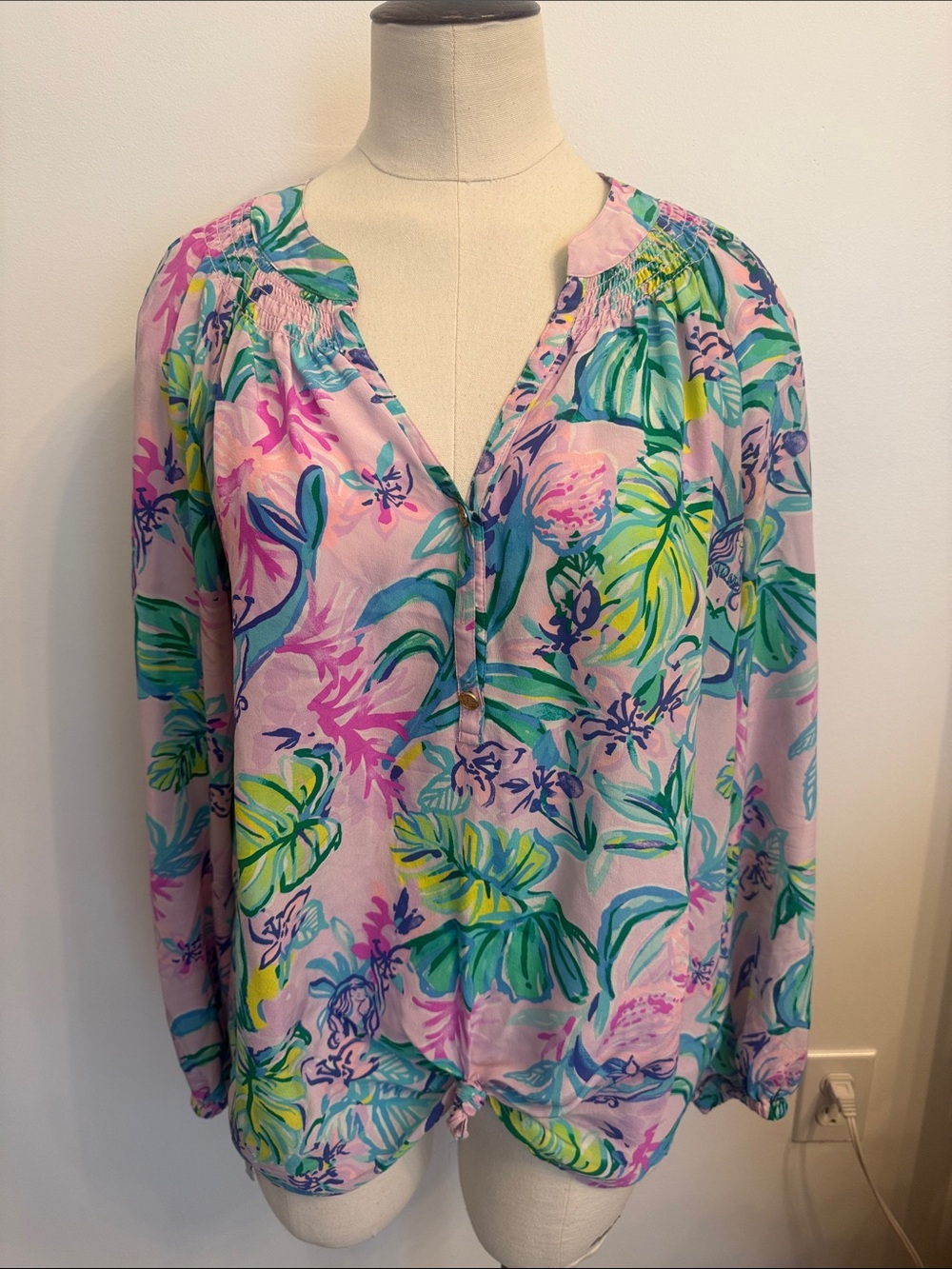 Lilly Pulitzer Pink, Green & Blue Tropical Print Blouse 100% Silk Size Medium
